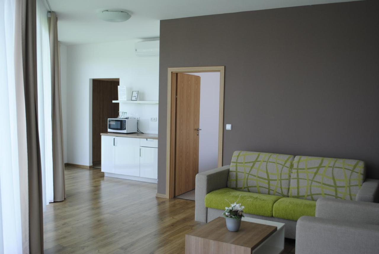 Hotel Golf Jezera Ostrožská Nová Ves Exterior foto