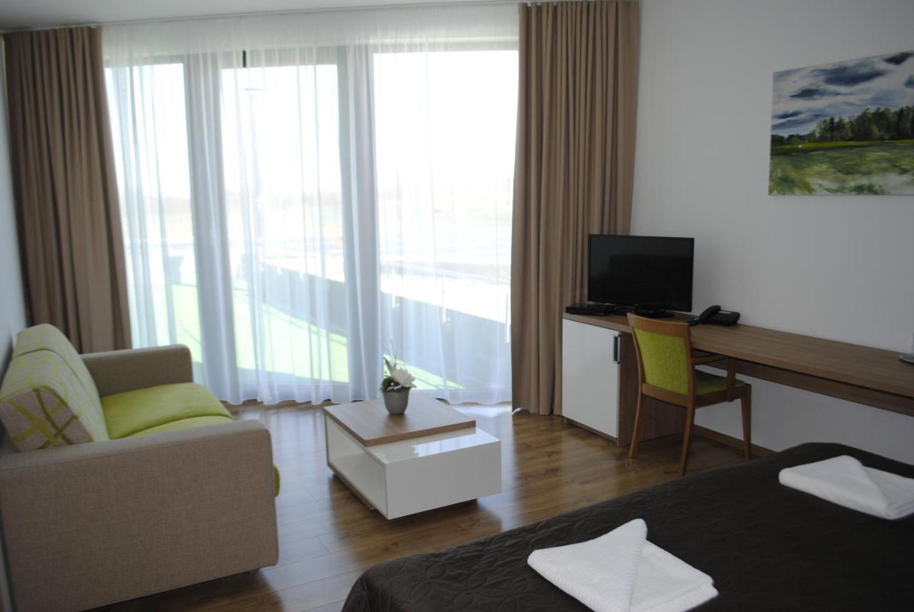 Hotel Golf Jezera Ostrožská Nová Ves Exterior foto