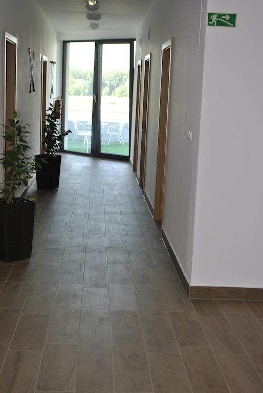 Hotel Golf Jezera Ostrožská Nová Ves Exterior foto