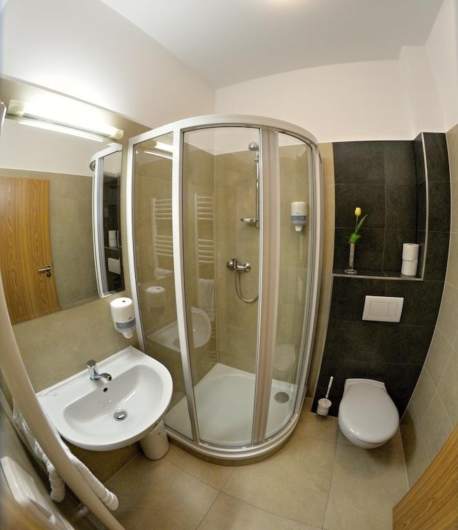Hotel Golf Jezera Ostrožská Nová Ves Cameră foto