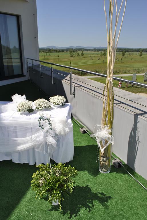 Hotel Golf Jezera Ostrožská Nová Ves Exterior foto